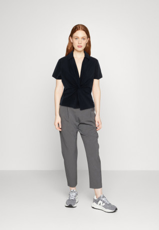 Tommy Hilfiger SOLID POPLIN TWIST Blouse desert sky SOLID POPLIN TWIST Блузка небо пустыни