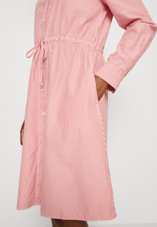 Tommy Hilfiger ITHAKA KNEE SHIRT DRESS  Shirt dress red ПЛАТЬЕ-РУБАШКА ITHACA KNEE SHIRT DRESS Платье-рубашка красный