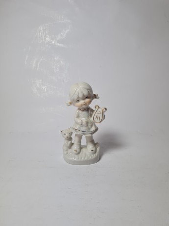 Винтажная статуэтка "Корейская девочка с котенком", 7см х 12см, Корея, 1960-70гг.