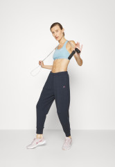 Tommy Hilfiger RELAXED SOFT PANT Tracksuit bottoms desert sky RELAXED SOFT PANT Спортивные штаны небо пустыни