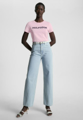 Tommy Hilfiger LOGO EMBROIDERY  Print T-shirt iconic pink LOGO EMBROIDERY Футболка с принтом культовый озовый