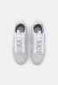 Nike Sportswear AIR MAX VAPORMAX Sneaker low white/pure platinum/metallic silver AIR MAX VAPORMAX Низкие кроссовки женские белый/чистая платина/серебристый металлик