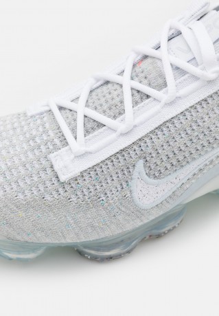 Nike Sportswear AIR MAX VAPORMAX Sneaker low white/pure platinum/metallic silver AIR MAX VAPORMAX Низкие кроссовки женские белый/чистая платина/серебристый металлик