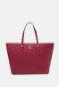Tommy Hilfiger TIMELESS MED  Tote bag rouge TIMELESS MED Сумка-тоут румяна