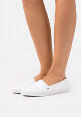 Tommy Hilfiger ESSENTIAL KESHA  Trainers white ESSENTIAL KESHA Кроссовки белый