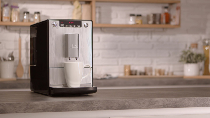 Melitta Melitta Kaffeevollautomat Solo E 950-111, Organic Silver, Perfekt fur Cafe creme Espresso, nur 20cm breit олностью автоматическая кофемашина Melitta Solo E 950-111, органическое серебро, идеально подходит для приготовления крем-эспрессо в кафе,