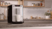 Melitta Melitta Kaffeevollautomat Solo E 950-111, Organic Silver, Perfekt fur Cafe creme Espresso, nur 20cm breit олностью автоматическая кофемашина Melitta Solo E 950-111, органическое серебро, идеально подходит для приготовления крем-эспрессо в кафе,