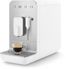 Smeg Smeg Kaffeevollautomat BCC02WHMEU, Herausnehmbare Bruheinheit  Полностью автоматическая кофемашина Smeg BCC02WHMEU, съемный заварочный блок