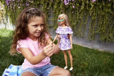 Mattel Barbie Loves Puppe im lila Blumenkleid Кукла Barbie Loves в фиолетовом цветочном платье