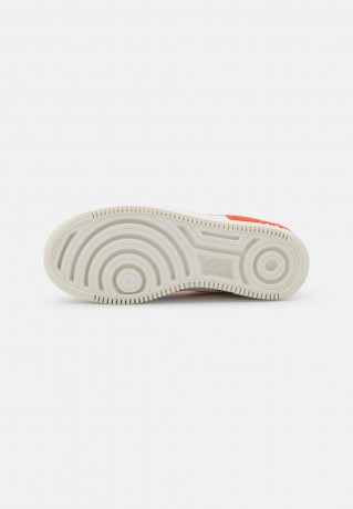 Nike Sportswear W AF1 SHADOW Sneaker low sail/university blue/game royal/rush orange/vivid sulfur/pearl white W AF1 SHADOW Низкие кроссовки женские парус/университетский синий/игровой королевский/яркий оранжевый/ярко-серный/жемчужно-белый