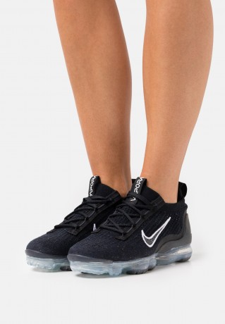 Nike Sportswear AIR MAX VAPORMAX Sneaker low black/white/metallic silver AIR MAX VAPORMAX Низкие кроссовки женские черный/белый/серебристый металлик
