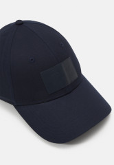 Tommy Hilfiger COAST CAP Cap space blue ПОБЕРЕЖНАЯ КЕПКА Кепка космический синий