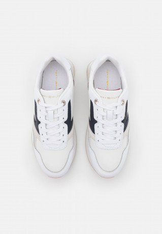 Tommy Hilfiger ESSENTIAL RUNNER Trainers white ESSENTIAL RUNNER — Кроссовки белый