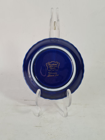 Тарелка винтажная Limoges France, голубой фарфор с золотым изображением влюбленной пары, 11 x 1,5 см, Франция, 1960-70гг.