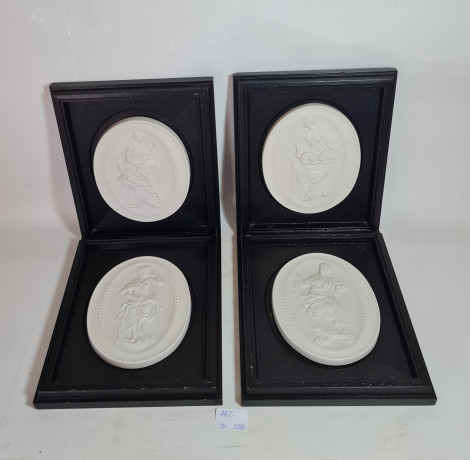 Набор картин винтажных Meissen, Thalia, керамика в деревянной раме, отлиты по оригинальным формам Дж.Дж.Кендлера, 4 шт., 23 x 19,5 см, Германия, 1981 г.