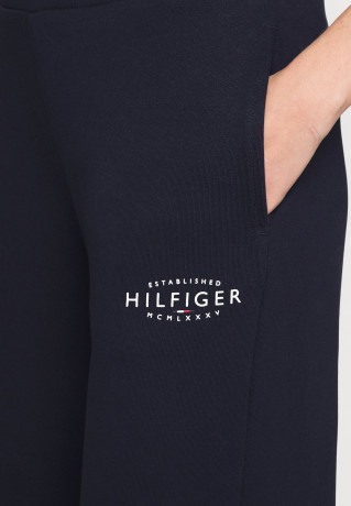 Tommy Hilfiger NEW BRANDED STRAIGHT PANT Tracksuit bottoms desert sky NEW BRANDED STRAIGHT PANT Спортивные штаны небо пустыни