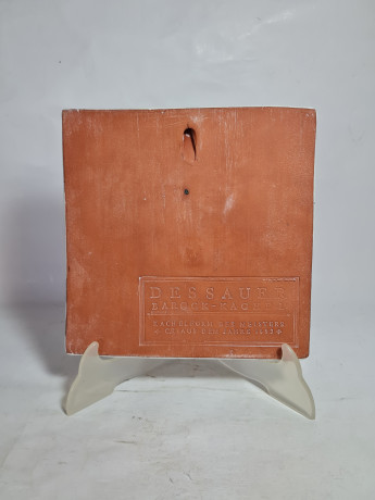 Керамическая плитка Dessauer в стиле барокко, форма плитки, выполненной мастером C.R 1693, с изображением вазы с фруктами, керамика, 18.5 х 18.5 см, Германия, 1960-70гг.