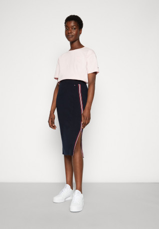 Tommy Hilfiger GLOBAL PENCIL MIDI Pencil skirt desert sky GLOBAL PENCIL MIDI Юбка-карандаш небо пустыни
