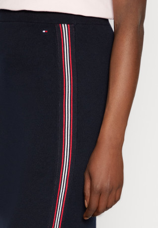 Tommy Hilfiger GLOBAL PENCIL MIDI Pencil skirt desert sky GLOBAL PENCIL MIDI Юбка-карандаш небо пустыни