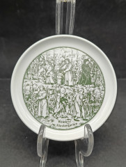 Тарелка декоративная винтажная Rosler / Tettau Bavaria &quot;Сбор винограда в монастырском саду&quot;, монохром, фарфор, 10 см, Германия, 1960-70гг.