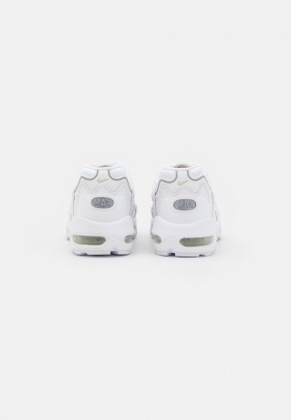 Nike Sportswear AIR MAX 96 Sneaker low white/pistachio frost/bright mango/metallic silver AIR MAX 96 Низкие кроссовки женские белый/фисташковый иней/светлый манго/серебристый металлик