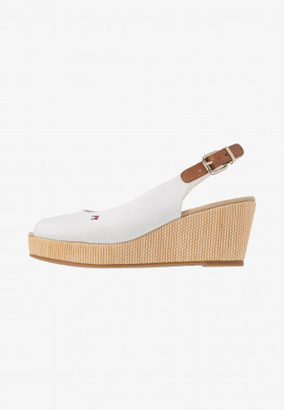 Tommy Hilfiger ICONIC ELBA SLING BACK WEDGE Platform sandals ivory ICONIC ELBA SLING BACK WEDGE Сандалии на платформе слоновая кость