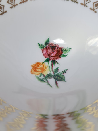 Чайное трио винтажное Winterling Kirchenlomitz Bavaria, белый фарфор с цветочным рисунком и обильной позолотой, Германия, 1960-70гг.