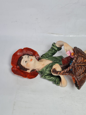 Статуэтка винтажная Giuseppe Armane "Мальчик с корзиной цветов", фарфор, 25,5 x 14 см, Италия, 1960-70гг. 