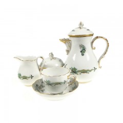 Meissen Meissen Neuer Ausschnitt - Reicher Drache grun goldschattiert mit Goldrand Espressoservice 6 Personen 15-tlg. Meissen New Cut - Насыщенный драконово-зеленый золотой оттенок с золотым ободком Сервиз для эспрессо на 6 персон 15 шт.