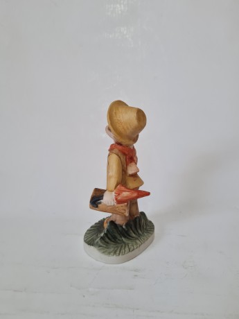 Goebel Коллекционная Статуэтка "Мальчик в шляпе, 12смx6см, Германия, 1960-70гг.