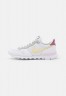 Nike Sportswear INTERNATIONALIST Sneaker low white/lemon drop/regal pink INTERNATIONALIST Низкие кроссовки женские белый/лимонная капля/королевский розовый