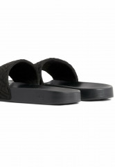 Tommy Hilfiger ELEVATED QUILTED MONOGRAM  Pool slides black ВЫСОКАЯ СТЕГАНАЯ МОНОГРАММА Шлепанцы для бассейна черный