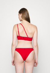 Tommy Hilfiger CHEEKY HIGH LEG Bikini bottoms primary red CHEEKY HIGH LEG Плавки бикини первичный красный