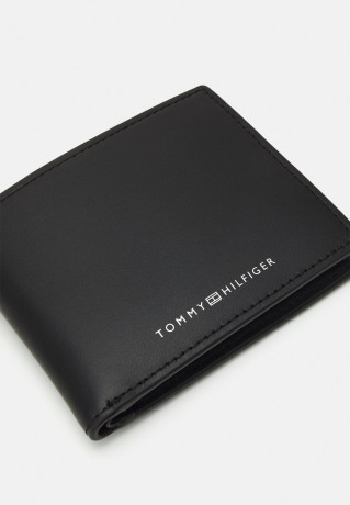 Tommy Hilfiger MODERN MINI CC WALLET UNISEX Wallet black КОШЕЛЕК MODERN MINI CC УНИСЕКС Бумажник черный