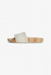 Tommy Hilfiger MONOGRAM WEBBING Pool slides light sandalwood MONOGRAM WEBBING Шлепанцы для бассейна светлое сандаловое дерево