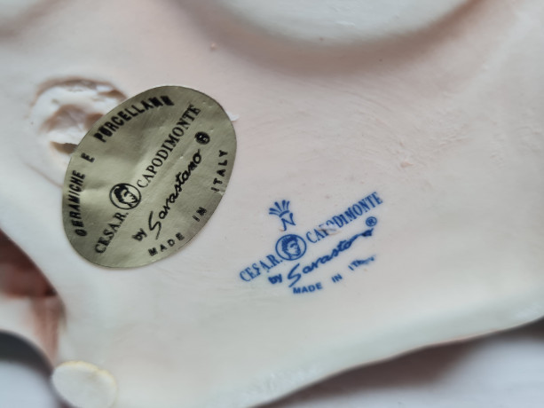 Фигурка винтажная Cesa.R. / Capodimonte By Sarastano, "Две бело-розовые розы на ветке", фарфор, 20 x 13 x 10 см, Италия, 1960-1970гг.