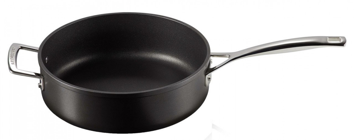 Le Creuset LE CREUSET Aluminium Sautepfanne 26cm schwarz/ silber LE CREUSET алюминиевый сотейник 26см