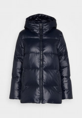 Tommy Hilfiger SORONA PADDED LOGO COAT Winter coat desert sky УТЕПЛЕННОЕ ПАЛЬТО SORONA LOGO Зимнее пальто небо пустыни