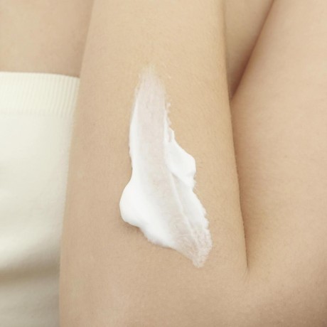 Neutrogena Bodylotion quot;Deep Moisturequot; Sensitive  Лосьон для тела "Глубокое увлажнение" чувствительный