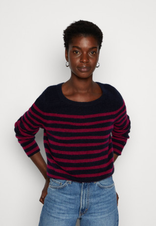 Tommy Hilfiger OPEN C-NECK SWEATER Jumper desert sky/italian wine СВИТЕР С ОТКРЫТЫМ ВЫРЕЗОМ Джемперы небо пустыни/итальянское вино