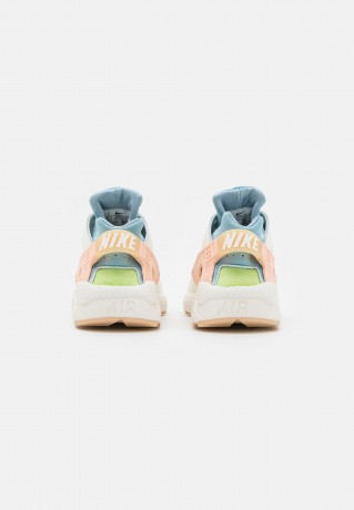 Nike Sportswear AIR HUARACHE SE OOO Sneaker low sail/arctic orange/worn blue/vivid green/white onyx/black AIR HUARACHE SE OOO кроссовки женские низкие парус/арктический оранжевый/потертый синий/ярко-зеленый/белый оникс/черный