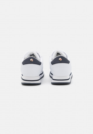 Tommy Hilfiger ESSENTIAL WEBBING RUNNER Trainers white ESSENTIAL WEBBING RUNNER — Кроссовки белый