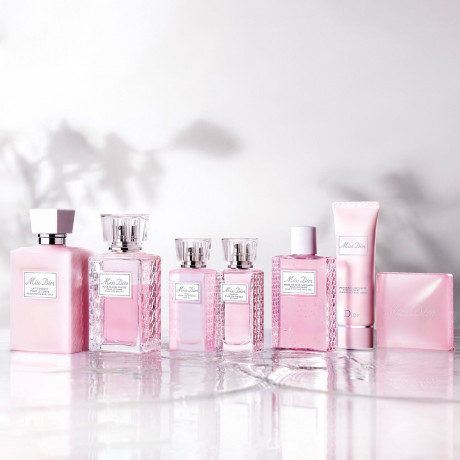 DIOR Miss Dior Blooming Scented Soap Feste Seife – Reinigt und pflegt Твердое мыло Miss Dior Blooming Scented Soap очищает и питает