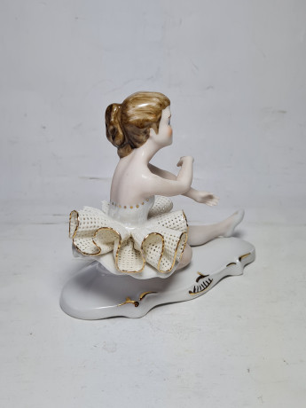 Статуэтка винтажная "Танцовщица", фарфор, 12 x 13,5 см, Румыния, 1960-70гг.