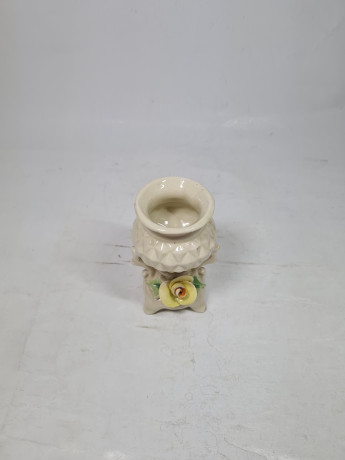 Подсвечник винтажный Bassano с желтой розой и двумя ручками, объемный декор, фарфор, 9 см, Италия, 1960-70гг.