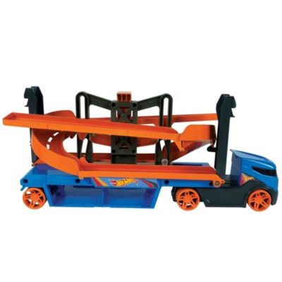 Mattel Hot Wheels Mega Action Transporter fur 20 1:64 Spielzeugautos Hot Wheels Mega Action Transporter для 20 машинок в масштабе 1:64