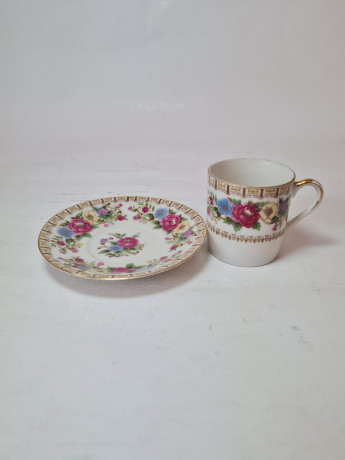 Кофейная пара винтажная Quality, белый фарфор с обильным ярким цветочным рисунком, Германия, 1960-70гг.