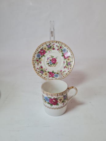 Кофейная пара винтажная Quality, белый фарфор с обильным ярким цветочным рисунком, Германия, 1960-70гг.