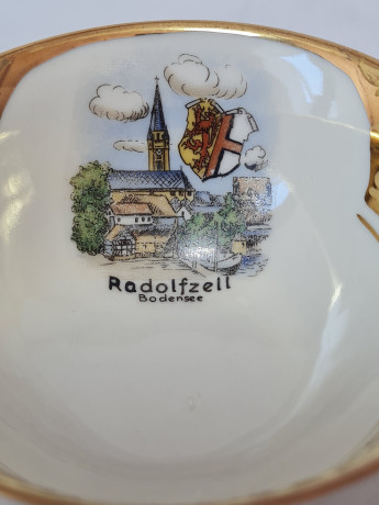 Кофейная пара винтажная, белый фарфор с обильной позолотой и изображением Боденского озера г.Родольфцелль, 9,5 x 6 см / 12 см, Германия, 1960-70гг.