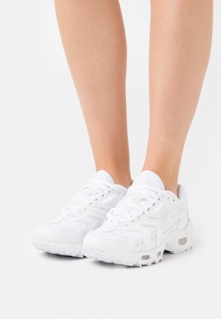 Nike Sportswear AIR MAX 96 Sneaker low white/pure platinum/metallic silver AIR MAX 96 Низкие кроссовки женские белый/чистая платина/серебристый металлик